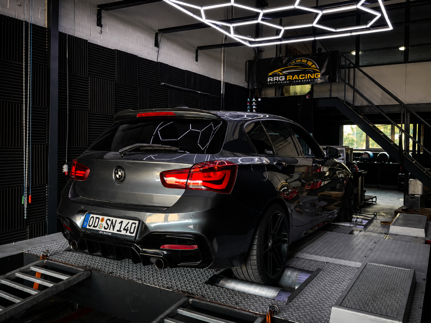 BMW auf dem RRG Racing 4x4 Prüfstand